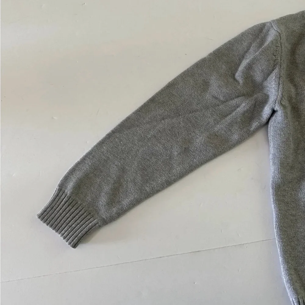 Gymboree Grey Polar Bear Holiday Kids Long Sleeve Sweater size L (10-12)